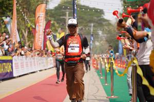 BIB: 
                            <button type="button" onclick="openModal(10318949)" class="btn btn-primary btn-sm float-right btn-popup" data-toggle="modal" data-target=".modal-high-quality">
                        <i class="fas fa-shopping-cart"></i> Add to Cart
                    </button>
                                            <button type="button" onclick="isThisMe(10318949, true)" class="btn btn-success btn-sm float-right btn-popup btn-isme hidden" data-toggle="tooltip" data-placement="bottom" title="นี่คือรูปของคุณใช่ไหม คลิกที่นี่เพื่อเอาเข้าอัลบั้ม">
                        <i class="fas fa-plus"></i> Add to album
                    </button>
                    <button type="button" onclick="isThisMe(10318949, false)" class="btn btn-warning btn-sm float-right btn-popup btn-isnotme hidden">
                        <i class="fas fa-ban"></i> Remove from album
                    </button>