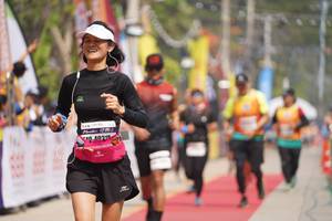 BIB: 1219, 0210
                            <button type="button" onclick="openModal(10318135)" class="btn btn-primary btn-sm float-right btn-popup" data-toggle="modal" data-target=".modal-high-quality">
                        <i class="fas fa-shopping-cart"></i> Add to Cart
                    </button>
                                            <button type="button" onclick="isThisMe(10318135, true)" class="btn btn-success btn-sm float-right btn-popup btn-isme hidden" data-toggle="tooltip" data-placement="bottom" title="นี่คือรูปของคุณใช่ไหม คลิกที่นี่เพื่อเอาเข้าอัลบั้ม">
                        <i class="fas fa-plus"></i> Add to album
                    </button>
                    <button type="button" onclick="isThisMe(10318135, false)" class="btn btn-warning btn-sm float-right btn-popup btn-isnotme hidden">
                        <i class="fas fa-ban"></i> Remove from album
                    </button>