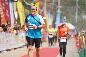 BIB: 4744
                            <button type="button" onclick="openModal(10318541)" class="btn btn-primary btn-sm float-right btn-popup" data-toggle="modal" data-target=".modal-high-quality">
                        <i class="fas fa-shopping-cart"></i> Add to Cart
                    </button>
                                            <button type="button" onclick="isThisMe(10318541, true)" class="btn btn-success btn-sm float-right btn-popup btn-isme hidden" data-toggle="tooltip" data-placement="bottom" title="นี่คือรูปของคุณใช่ไหม คลิกที่นี่เพื่อเอาเข้าอัลบั้ม">
                        <i class="fas fa-plus"></i> Add to album
                    </button>
                    <button type="button" onclick="isThisMe(10318541, false)" class="btn btn-warning btn-sm float-right btn-popup btn-isnotme hidden">
                        <i class="fas fa-ban"></i> Remove from album
                    </button>