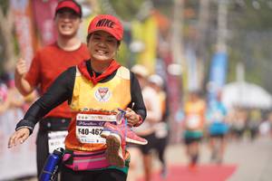 BIB: 421, 462
                            <button type="button" onclick="openModal(10318383)" class="btn btn-primary btn-sm float-right btn-popup" data-toggle="modal" data-target=".modal-high-quality">
                        <i class="fas fa-shopping-cart"></i> Add to Cart
                    </button>
                                            <button type="button" onclick="isThisMe(10318383, true)" class="btn btn-success btn-sm float-right btn-popup btn-isme hidden" data-toggle="tooltip" data-placement="bottom" title="นี่คือรูปของคุณใช่ไหม คลิกที่นี่เพื่อเอาเข้าอัลบั้ม">
                        <i class="fas fa-plus"></i> Add to album
                    </button>
                    <button type="button" onclick="isThisMe(10318383, false)" class="btn btn-warning btn-sm float-right btn-popup btn-isnotme hidden">
                        <i class="fas fa-ban"></i> Remove from album
                    </button>