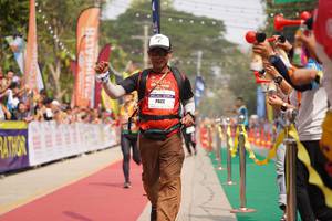 BIB: 1831
                            <button type="button" onclick="openModal(10318954)" class="btn btn-primary btn-sm float-right btn-popup" data-toggle="modal" data-target=".modal-high-quality">
                        <i class="fas fa-shopping-cart"></i> Add to Cart
                    </button>
                                            <button type="button" onclick="isThisMe(10318954, true)" class="btn btn-success btn-sm float-right btn-popup btn-isme hidden" data-toggle="tooltip" data-placement="bottom" title="นี่คือรูปของคุณใช่ไหม คลิกที่นี่เพื่อเอาเข้าอัลบั้ม">
                        <i class="fas fa-plus"></i> Add to album
                    </button>
                    <button type="button" onclick="isThisMe(10318954, false)" class="btn btn-warning btn-sm float-right btn-popup btn-isnotme hidden">
                        <i class="fas fa-ban"></i> Remove from album
                    </button>