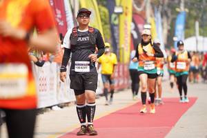 BIB: 42972
                            <button type="button" onclick="openModal(8329657)" class="btn btn-primary btn-sm float-right btn-popup" data-toggle="modal" data-target=".modal-high-quality">
                        <i class="fas fa-shopping-cart"></i> Add to Cart
                    </button>
                                            <button type="button" onclick="isThisMe(8329657, true)" class="btn btn-success btn-sm float-right btn-popup btn-isme hidden" data-toggle="tooltip" data-placement="bottom" title="นี่คือรูปของคุณใช่ไหม คลิกที่นี่เพื่อเอาเข้าอัลบั้ม">
                        <i class="fas fa-plus"></i> Add to album
                    </button>
                    <button type="button" onclick="isThisMe(8329657, false)" class="btn btn-warning btn-sm float-right btn-popup btn-isnotme hidden">
                        <i class="fas fa-ban"></i> Remove from album
                    </button>