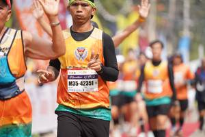 BIB: 42195, 42351
                            <button type="button" onclick="openModal(8333294)" class="btn btn-primary btn-sm float-right btn-popup" data-toggle="modal" data-target=".modal-high-quality">
                        <i class="fas fa-shopping-cart"></i> Add to Cart
                    </button>
                                            <button type="button" onclick="isThisMe(8333294, true)" class="btn btn-success btn-sm float-right btn-popup btn-isme hidden" data-toggle="tooltip" data-placement="bottom" title="นี่คือรูปของคุณใช่ไหม คลิกที่นี่เพื่อเอาเข้าอัลบั้ม">
                        <i class="fas fa-plus"></i> Add to album
                    </button>
                    <button type="button" onclick="isThisMe(8333294, false)" class="btn btn-warning btn-sm float-right btn-popup btn-isnotme hidden">
                        <i class="fas fa-ban"></i> Remove from album
                    </button>