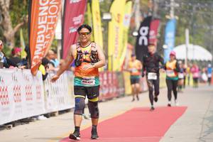 BIB: 47241
                            <button type="button" onclick="openModal(8321953)" class="btn btn-primary btn-sm float-right btn-popup" data-toggle="modal" data-target=".modal-high-quality">
                        <i class="fas fa-shopping-cart"></i> Add to Cart
                    </button>
                                            <button type="button" onclick="isThisMe(8321953, true)" class="btn btn-success btn-sm float-right btn-popup btn-isme hidden" data-toggle="tooltip" data-placement="bottom" title="นี่คือรูปของคุณใช่ไหม คลิกที่นี่เพื่อเอาเข้าอัลบั้ม">
                        <i class="fas fa-plus"></i> Add to album
                    </button>
                    <button type="button" onclick="isThisMe(8321953, false)" class="btn btn-warning btn-sm float-right btn-popup btn-isnotme hidden">
                        <i class="fas fa-ban"></i> Remove from album
                    </button>