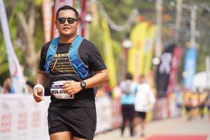 BIB: 400, 4799
                            <button type="button" onclick="openModal(8324507)" class="btn btn-primary btn-sm float-right btn-popup" data-toggle="modal" data-target=".modal-high-quality">
                        <i class="fas fa-shopping-cart"></i> Add to Cart
                    </button>
                                            <button type="button" onclick="isThisMe(8324507, true)" class="btn btn-success btn-sm float-right btn-popup btn-isme hidden" data-toggle="tooltip" data-placement="bottom" title="นี่คือรูปของคุณใช่ไหม คลิกที่นี่เพื่อเอาเข้าอัลบั้ม">
                        <i class="fas fa-plus"></i> Add to album
                    </button>
                    <button type="button" onclick="isThisMe(8324507, false)" class="btn btn-warning btn-sm float-right btn-popup btn-isnotme hidden">
                        <i class="fas fa-ban"></i> Remove from album
                    </button>