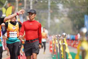 BIB: 40719
                            <button type="button" onclick="openModal(8331256)" class="btn btn-primary btn-sm float-right btn-popup" data-toggle="modal" data-target=".modal-high-quality">
                        <i class="fas fa-shopping-cart"></i> Add to Cart
                    </button>
                                            <button type="button" onclick="isThisMe(8331256, true)" class="btn btn-success btn-sm float-right btn-popup btn-isme hidden" data-toggle="tooltip" data-placement="bottom" title="นี่คือรูปของคุณใช่ไหม คลิกที่นี่เพื่อเอาเข้าอัลบั้ม">
                        <i class="fas fa-plus"></i> Add to album
                    </button>
                    <button type="button" onclick="isThisMe(8331256, false)" class="btn btn-warning btn-sm float-right btn-popup btn-isnotme hidden">
                        <i class="fas fa-ban"></i> Remove from album
                    </button>