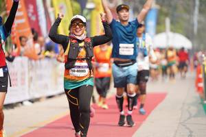 BIB: 40085
                            <button type="button" onclick="openModal(8329121)" class="btn btn-primary btn-sm float-right btn-popup" data-toggle="modal" data-target=".modal-high-quality">
                        <i class="fas fa-shopping-cart"></i> Add to Cart
                    </button>
                                            <button type="button" onclick="isThisMe(8329121, true)" class="btn btn-success btn-sm float-right btn-popup btn-isme hidden" data-toggle="tooltip" data-placement="bottom" title="นี่คือรูปของคุณใช่ไหม คลิกที่นี่เพื่อเอาเข้าอัลบั้ม">
                        <i class="fas fa-plus"></i> Add to album
                    </button>
                    <button type="button" onclick="isThisMe(8329121, false)" class="btn btn-warning btn-sm float-right btn-popup btn-isnotme hidden">
                        <i class="fas fa-ban"></i> Remove from album
                    </button>