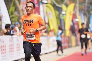 BIB: 111, 46464
                            <button type="button" onclick="openModal(8335759)" class="btn btn-primary btn-sm float-right btn-popup" data-toggle="modal" data-target=".modal-high-quality">
                        <i class="fas fa-shopping-cart"></i> Add to Cart
                    </button>
                                            <button type="button" onclick="isThisMe(8335759, true)" class="btn btn-success btn-sm float-right btn-popup btn-isme hidden" data-toggle="tooltip" data-placement="bottom" title="นี่คือรูปของคุณใช่ไหม คลิกที่นี่เพื่อเอาเข้าอัลบั้ม">
                        <i class="fas fa-plus"></i> Add to album
                    </button>
                    <button type="button" onclick="isThisMe(8335759, false)" class="btn btn-warning btn-sm float-right btn-popup btn-isnotme hidden">
                        <i class="fas fa-ban"></i> Remove from album
                    </button>