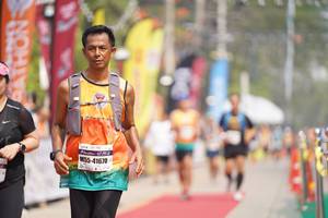 BIB: 41670
                            <button type="button" onclick="openModal(8324319)" class="btn btn-primary btn-sm float-right btn-popup" data-toggle="modal" data-target=".modal-high-quality">
                        <i class="fas fa-shopping-cart"></i> Add to Cart
                    </button>
                                            <button type="button" onclick="isThisMe(8324319, true)" class="btn btn-success btn-sm float-right btn-popup btn-isme hidden" data-toggle="tooltip" data-placement="bottom" title="นี่คือรูปของคุณใช่ไหม คลิกที่นี่เพื่อเอาเข้าอัลบั้ม">
                        <i class="fas fa-plus"></i> Add to album
                    </button>
                    <button type="button" onclick="isThisMe(8324319, false)" class="btn btn-warning btn-sm float-right btn-popup btn-isnotme hidden">
                        <i class="fas fa-ban"></i> Remove from album
                    </button>