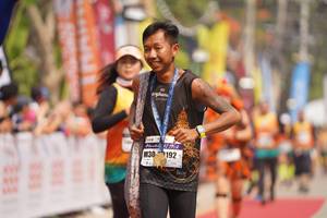 BIB: 42192, 192
                            <button type="button" onclick="openModal(8338956)" class="btn btn-primary btn-sm float-right btn-popup" data-toggle="modal" data-target=".modal-high-quality">
                        <i class="fas fa-shopping-cart"></i> Add to Cart
                    </button>
                                            <button type="button" onclick="isThisMe(8338956, true)" class="btn btn-success btn-sm float-right btn-popup btn-isme hidden" data-toggle="tooltip" data-placement="bottom" title="นี่คือรูปของคุณใช่ไหม คลิกที่นี่เพื่อเอาเข้าอัลบั้ม">
                        <i class="fas fa-plus"></i> Add to album
                    </button>
                    <button type="button" onclick="isThisMe(8338956, false)" class="btn btn-warning btn-sm float-right btn-popup btn-isnotme hidden">
                        <i class="fas fa-ban"></i> Remove from album
                    </button>