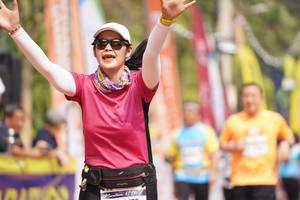 BIB: 42195
                            <button type="button" onclick="openModal(8325298)" class="btn btn-primary btn-sm float-right btn-popup" data-toggle="modal" data-target=".modal-high-quality">
                        <i class="fas fa-shopping-cart"></i> Add to Cart
                    </button>
                                            <button type="button" onclick="isThisMe(8325298, true)" class="btn btn-success btn-sm float-right btn-popup btn-isme hidden" data-toggle="tooltip" data-placement="bottom" title="นี่คือรูปของคุณใช่ไหม คลิกที่นี่เพื่อเอาเข้าอัลบั้ม">
                        <i class="fas fa-plus"></i> Add to album
                    </button>
                    <button type="button" onclick="isThisMe(8325298, false)" class="btn btn-warning btn-sm float-right btn-popup btn-isnotme hidden">
                        <i class="fas fa-ban"></i> Remove from album
                    </button>