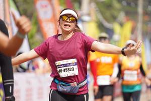 BIB: 42195, 45823
                            <button type="button" onclick="openModal(8334571)" class="btn btn-primary btn-sm float-right btn-popup" data-toggle="modal" data-target=".modal-high-quality">
                        <i class="fas fa-shopping-cart"></i> Add to Cart
                    </button>
                                            <button type="button" onclick="isThisMe(8334571, true)" class="btn btn-success btn-sm float-right btn-popup btn-isme hidden" data-toggle="tooltip" data-placement="bottom" title="นี่คือรูปของคุณใช่ไหม คลิกที่นี่เพื่อเอาเข้าอัลบั้ม">
                        <i class="fas fa-plus"></i> Add to album
                    </button>
                    <button type="button" onclick="isThisMe(8334571, false)" class="btn btn-warning btn-sm float-right btn-popup btn-isnotme hidden">
                        <i class="fas fa-ban"></i> Remove from album
                    </button>