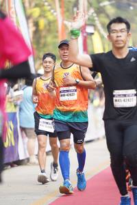 BIB: 42627, 42421, 4688
                            <button type="button" onclick="openModal(9899348)" class="btn btn-primary btn-sm float-right btn-popup" data-toggle="modal" data-target=".modal-high-quality">
                        <i class="fas fa-shopping-cart"></i> Add to Cart
                    </button>
                                            <button type="button" onclick="isThisMe(9899348, true)" class="btn btn-success btn-sm float-right btn-popup btn-isme hidden" data-toggle="tooltip" data-placement="bottom" title="นี่คือรูปของคุณใช่ไหม คลิกที่นี่เพื่อเอาเข้าอัลบั้ม">
                        <i class="fas fa-plus"></i> Add to album
                    </button>
                    <button type="button" onclick="isThisMe(9899348, false)" class="btn btn-warning btn-sm float-right btn-popup btn-isnotme hidden">
                        <i class="fas fa-ban"></i> Remove from album
                    </button>