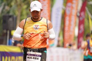 BIB: 42195, 41814
                            <button type="button" onclick="openModal(9867323)" class="btn btn-primary btn-sm float-right btn-popup" data-toggle="modal" data-target=".modal-high-quality">
                        <i class="fas fa-shopping-cart"></i> Add to Cart
                    </button>
                                            <button type="button" onclick="isThisMe(9867323, true)" class="btn btn-success btn-sm float-right btn-popup btn-isme hidden" data-toggle="tooltip" data-placement="bottom" title="นี่คือรูปของคุณใช่ไหม คลิกที่นี่เพื่อเอาเข้าอัลบั้ม">
                        <i class="fas fa-plus"></i> Add to album
                    </button>
                    <button type="button" onclick="isThisMe(9867323, false)" class="btn btn-warning btn-sm float-right btn-popup btn-isnotme hidden">
                        <i class="fas fa-ban"></i> Remove from album
                    </button>