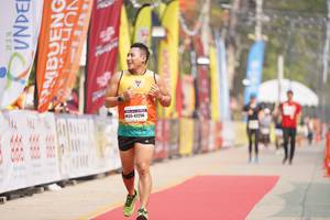 BIB: 42256
                            <button type="button" onclick="openModal(9867242)" class="btn btn-primary btn-sm float-right btn-popup" data-toggle="modal" data-target=".modal-high-quality">
                        <i class="fas fa-shopping-cart"></i> Add to Cart
                    </button>
                                            <button type="button" onclick="isThisMe(9867242, true)" class="btn btn-success btn-sm float-right btn-popup btn-isme hidden" data-toggle="tooltip" data-placement="bottom" title="นี่คือรูปของคุณใช่ไหม คลิกที่นี่เพื่อเอาเข้าอัลบั้ม">
                        <i class="fas fa-plus"></i> Add to album
                    </button>
                    <button type="button" onclick="isThisMe(9867242, false)" class="btn btn-warning btn-sm float-right btn-popup btn-isnotme hidden">
                        <i class="fas fa-ban"></i> Remove from album
                    </button>