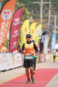 BIB: 40068
                            <button type="button" onclick="openModal(9866110)" class="btn btn-primary btn-sm float-right btn-popup" data-toggle="modal" data-target=".modal-high-quality">
                        <i class="fas fa-shopping-cart"></i> Add to Cart
                    </button>
                                            <button type="button" onclick="isThisMe(9866110, true)" class="btn btn-success btn-sm float-right btn-popup btn-isme hidden" data-toggle="tooltip" data-placement="bottom" title="นี่คือรูปของคุณใช่ไหม คลิกที่นี่เพื่อเอาเข้าอัลบั้ม">
                        <i class="fas fa-plus"></i> Add to album
                    </button>
                    <button type="button" onclick="isThisMe(9866110, false)" class="btn btn-warning btn-sm float-right btn-popup btn-isnotme hidden">
                        <i class="fas fa-ban"></i> Remove from album
                    </button>