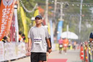 BIB: 43049
                            <button type="button" onclick="openModal(9867676)" class="btn btn-primary btn-sm float-right btn-popup" data-toggle="modal" data-target=".modal-high-quality">
                        <i class="fas fa-shopping-cart"></i> Add to Cart
                    </button>
                                            <button type="button" onclick="isThisMe(9867676, true)" class="btn btn-success btn-sm float-right btn-popup btn-isme hidden" data-toggle="tooltip" data-placement="bottom" title="นี่คือรูปของคุณใช่ไหม คลิกที่นี่เพื่อเอาเข้าอัลบั้ม">
                        <i class="fas fa-plus"></i> Add to album
                    </button>
                    <button type="button" onclick="isThisMe(9867676, false)" class="btn btn-warning btn-sm float-right btn-popup btn-isnotme hidden">
                        <i class="fas fa-ban"></i> Remove from album
                    </button>