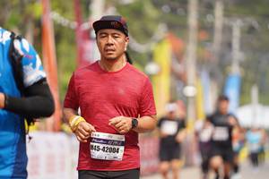 BIB: 42195, 42004
                            <button type="button" onclick="openModal(9868060)" class="btn btn-primary btn-sm float-right btn-popup" data-toggle="modal" data-target=".modal-high-quality">
                        <i class="fas fa-shopping-cart"></i> Add to Cart
                    </button>
                                            <button type="button" onclick="isThisMe(9868060, true)" class="btn btn-success btn-sm float-right btn-popup btn-isme hidden" data-toggle="tooltip" data-placement="bottom" title="นี่คือรูปของคุณใช่ไหม คลิกที่นี่เพื่อเอาเข้าอัลบั้ม">
                        <i class="fas fa-plus"></i> Add to album
                    </button>
                    <button type="button" onclick="isThisMe(9868060, false)" class="btn btn-warning btn-sm float-right btn-popup btn-isnotme hidden">
                        <i class="fas fa-ban"></i> Remove from album
                    </button>