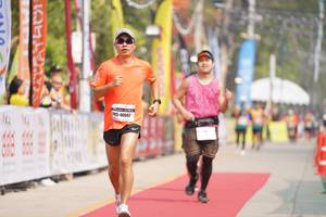 BIB: 40662
                            <button type="button" onclick="openModal(9867713)" class="btn btn-primary btn-sm float-right btn-popup" data-toggle="modal" data-target=".modal-high-quality">
                        <i class="fas fa-shopping-cart"></i> Add to Cart
                    </button>
                                            <button type="button" onclick="isThisMe(9867713, true)" class="btn btn-success btn-sm float-right btn-popup btn-isme hidden" data-toggle="tooltip" data-placement="bottom" title="นี่คือรูปของคุณใช่ไหม คลิกที่นี่เพื่อเอาเข้าอัลบั้ม">
                        <i class="fas fa-plus"></i> Add to album
                    </button>
                    <button type="button" onclick="isThisMe(9867713, false)" class="btn btn-warning btn-sm float-right btn-popup btn-isnotme hidden">
                        <i class="fas fa-ban"></i> Remove from album
                    </button>