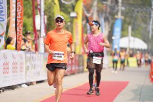 BIB: 40662
                            <button type="button" onclick="openModal(9867712)" class="btn btn-primary btn-sm float-right btn-popup" data-toggle="modal" data-target=".modal-high-quality">
                        <i class="fas fa-shopping-cart"></i> Add to Cart
                    </button>
                                            <button type="button" onclick="isThisMe(9867712, true)" class="btn btn-success btn-sm float-right btn-popup btn-isme hidden" data-toggle="tooltip" data-placement="bottom" title="นี่คือรูปของคุณใช่ไหม คลิกที่นี่เพื่อเอาเข้าอัลบั้ม">
                        <i class="fas fa-plus"></i> Add to album
                    </button>
                    <button type="button" onclick="isThisMe(9867712, false)" class="btn btn-warning btn-sm float-right btn-popup btn-isnotme hidden">
                        <i class="fas fa-ban"></i> Remove from album
                    </button>