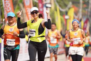 BIB: 84005, 42514
                            <button type="button" onclick="openModal(9866275)" class="btn btn-primary btn-sm float-right btn-popup" data-toggle="modal" data-target=".modal-high-quality">
                        <i class="fas fa-shopping-cart"></i> Add to Cart
                    </button>
                                            <button type="button" onclick="isThisMe(9866275, true)" class="btn btn-success btn-sm float-right btn-popup btn-isme hidden" data-toggle="tooltip" data-placement="bottom" title="นี่คือรูปของคุณใช่ไหม คลิกที่นี่เพื่อเอาเข้าอัลบั้ม">
                        <i class="fas fa-plus"></i> Add to album
                    </button>
                    <button type="button" onclick="isThisMe(9866275, false)" class="btn btn-warning btn-sm float-right btn-popup btn-isnotme hidden">
                        <i class="fas fa-ban"></i> Remove from album
                    </button>