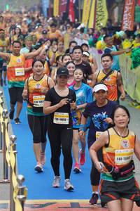 BIB: 108, 16655, 1504
                            <button type="button" onclick="openModal(7351701)" class="btn btn-primary btn-sm float-right btn-popup" data-toggle="modal" data-target=".modal-high-quality">
                        <i class="fas fa-shopping-cart"></i> Add to Cart
                    </button>
                                            <button type="button" onclick="isThisMe(7351701, true)" class="btn btn-success btn-sm float-right btn-popup btn-isme hidden" data-toggle="tooltip" data-placement="bottom" title="นี่คือรูปของคุณใช่ไหม คลิกที่นี่เพื่อเอาเข้าอัลบั้ม">
                        <i class="fas fa-plus"></i> Add to album
                    </button>
                    <button type="button" onclick="isThisMe(7351701, false)" class="btn btn-warning btn-sm float-right btn-popup btn-isnotme hidden">
                        <i class="fas fa-ban"></i> Remove from album
                    </button>