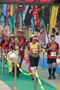 BIB: 400, 266420, 
                            <button type="button" onclick="openModal(7886587)" class="btn btn-primary btn-sm float-right btn-popup" data-toggle="modal" data-target=".modal-high-quality">
                        <i class="fas fa-shopping-cart"></i> Add to Cart
                    </button>
                                            <button type="button" onclick="isThisMe(7886587, true)" class="btn btn-success btn-sm float-right btn-popup btn-isme hidden" data-toggle="tooltip" data-placement="bottom" title="นี่คือรูปของคุณใช่ไหม คลิกที่นี่เพื่อเอาเข้าอัลบั้ม">
                        <i class="fas fa-plus"></i> Add to album
                    </button>
                    <button type="button" onclick="isThisMe(7886587, false)" class="btn btn-warning btn-sm float-right btn-popup btn-isnotme hidden">
                        <i class="fas fa-ban"></i> Remove from album
                    </button>