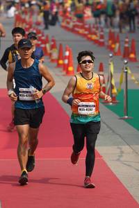 BIB: 4255, 41287
                            <button type="button" onclick="openModal(7863497)" class="btn btn-primary btn-sm float-right btn-popup" data-toggle="modal" data-target=".modal-high-quality">
                        <i class="fas fa-shopping-cart"></i> Add to Cart
                    </button>
                                            <button type="button" onclick="isThisMe(7863497, true)" class="btn btn-success btn-sm float-right btn-popup btn-isme hidden" data-toggle="tooltip" data-placement="bottom" title="นี่คือรูปของคุณใช่ไหม คลิกที่นี่เพื่อเอาเข้าอัลบั้ม">
                        <i class="fas fa-plus"></i> Add to album
                    </button>
                    <button type="button" onclick="isThisMe(7863497, false)" class="btn btn-warning btn-sm float-right btn-popup btn-isnotme hidden">
                        <i class="fas fa-ban"></i> Remove from album
                    </button>