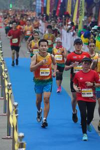 BIB: 105, 17557, 10936
                            <button type="button" onclick="openModal(7314172)" class="btn btn-primary btn-sm float-right btn-popup" data-toggle="modal" data-target=".modal-high-quality">
                        <i class="fas fa-shopping-cart"></i> Add to Cart
                    </button>
                                            <button type="button" onclick="isThisMe(7314172, true)" class="btn btn-success btn-sm float-right btn-popup btn-isme hidden" data-toggle="tooltip" data-placement="bottom" title="นี่คือรูปของคุณใช่ไหม คลิกที่นี่เพื่อเอาเข้าอัลบั้ม">
                        <i class="fas fa-plus"></i> Add to album
                    </button>
                    <button type="button" onclick="isThisMe(7314172, false)" class="btn btn-warning btn-sm float-right btn-popup btn-isnotme hidden">
                        <i class="fas fa-ban"></i> Remove from album
                    </button>