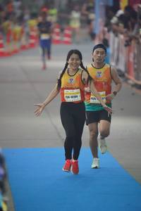 BIB: 10194
                            <button type="button" onclick="openModal(7301595)" class="btn btn-primary btn-sm float-right btn-popup" data-toggle="modal" data-target=".modal-high-quality">
                        <i class="fas fa-shopping-cart"></i> Add to Cart
                    </button>
                                            <button type="button" onclick="isThisMe(7301595, true)" class="btn btn-success btn-sm float-right btn-popup btn-isme hidden" data-toggle="tooltip" data-placement="bottom" title="นี่คือรูปของคุณใช่ไหม คลิกที่นี่เพื่อเอาเข้าอัลบั้ม">
                        <i class="fas fa-plus"></i> Add to album
                    </button>
                    <button type="button" onclick="isThisMe(7301595, false)" class="btn btn-warning btn-sm float-right btn-popup btn-isnotme hidden">
                        <i class="fas fa-ban"></i> Remove from album
                    </button>