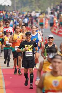 BIB: 40654
                            <button type="button" onclick="openModal(7860844)" class="btn btn-primary btn-sm float-right btn-popup" data-toggle="modal" data-target=".modal-high-quality">
                        <i class="fas fa-shopping-cart"></i> Add to Cart
                    </button>
                                            <button type="button" onclick="isThisMe(7860844, true)" class="btn btn-success btn-sm float-right btn-popup btn-isme hidden" data-toggle="tooltip" data-placement="bottom" title="นี่คือรูปของคุณใช่ไหม คลิกที่นี่เพื่อเอาเข้าอัลบั้ม">
                        <i class="fas fa-plus"></i> Add to album
                    </button>
                    <button type="button" onclick="isThisMe(7860844, false)" class="btn btn-warning btn-sm float-right btn-popup btn-isnotme hidden">
                        <i class="fas fa-ban"></i> Remove from album
                    </button>