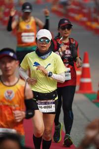 BIB: 062, 40352
                            <button type="button" onclick="openModal(7879727)" class="btn btn-primary btn-sm float-right btn-popup" data-toggle="modal" data-target=".modal-high-quality">
                        <i class="fas fa-shopping-cart"></i> Add to Cart
                    </button>
                                            <button type="button" onclick="isThisMe(7879727, true)" class="btn btn-success btn-sm float-right btn-popup btn-isme hidden" data-toggle="tooltip" data-placement="bottom" title="นี่คือรูปของคุณใช่ไหม คลิกที่นี่เพื่อเอาเข้าอัลบั้ม">
                        <i class="fas fa-plus"></i> Add to album
                    </button>
                    <button type="button" onclick="isThisMe(7879727, false)" class="btn btn-warning btn-sm float-right btn-popup btn-isnotme hidden">
                        <i class="fas fa-ban"></i> Remove from album
                    </button>