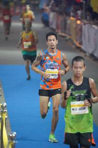 BIB: 10311
                            <button type="button" onclick="openModal(7300757)" class="btn btn-primary btn-sm float-right btn-popup" data-toggle="modal" data-target=".modal-high-quality">
                        <i class="fas fa-shopping-cart"></i> Add to Cart
                    </button>
                                            <button type="button" onclick="isThisMe(7300757, true)" class="btn btn-success btn-sm float-right btn-popup btn-isme hidden" data-toggle="tooltip" data-placement="bottom" title="นี่คือรูปของคุณใช่ไหม คลิกที่นี่เพื่อเอาเข้าอัลบั้ม">
                        <i class="fas fa-plus"></i> Add to album
                    </button>
                    <button type="button" onclick="isThisMe(7300757, false)" class="btn btn-warning btn-sm float-right btn-popup btn-isnotme hidden">
                        <i class="fas fa-ban"></i> Remove from album
                    </button>