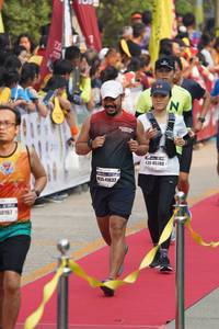 BIB: 45380, 41632, 0167
                            <button type="button" onclick="openModal(7769437)" class="btn btn-primary btn-sm float-right btn-popup" data-toggle="modal" data-target=".modal-high-quality">
                        <i class="fas fa-shopping-cart"></i> Add to Cart
                    </button>
                                            <button type="button" onclick="isThisMe(7769437, true)" class="btn btn-success btn-sm float-right btn-popup btn-isme hidden" data-toggle="tooltip" data-placement="bottom" title="นี่คือรูปของคุณใช่ไหม คลิกที่นี่เพื่อเอาเข้าอัลบั้ม">
                        <i class="fas fa-plus"></i> Add to album
                    </button>
                    <button type="button" onclick="isThisMe(7769437, false)" class="btn btn-warning btn-sm float-right btn-popup btn-isnotme hidden">
                        <i class="fas fa-ban"></i> Remove from album
                    </button>
