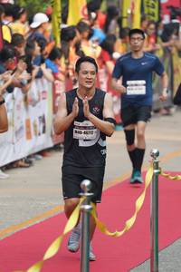 BIB: 46717
                            <button type="button" onclick="openModal(7723627)" class="btn btn-primary btn-sm float-right btn-popup" data-toggle="modal" data-target=".modal-high-quality">
                        <i class="fas fa-shopping-cart"></i> Add to Cart
                    </button>
                                            <button type="button" onclick="isThisMe(7723627, true)" class="btn btn-success btn-sm float-right btn-popup btn-isme hidden" data-toggle="tooltip" data-placement="bottom" title="นี่คือรูปของคุณใช่ไหม คลิกที่นี่เพื่อเอาเข้าอัลบั้ม">
                        <i class="fas fa-plus"></i> Add to album
                    </button>
                    <button type="button" onclick="isThisMe(7723627, false)" class="btn btn-warning btn-sm float-right btn-popup btn-isnotme hidden">
                        <i class="fas fa-ban"></i> Remove from album
                    </button>