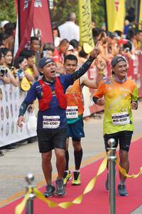 BIB: 48167, 42587, 42567
                            <button type="button" onclick="openModal(7773664)" class="btn btn-primary btn-sm float-right btn-popup" data-toggle="modal" data-target=".modal-high-quality">
                        <i class="fas fa-shopping-cart"></i> Add to Cart
                    </button>
                                            <button type="button" onclick="isThisMe(7773664, true)" class="btn btn-success btn-sm float-right btn-popup btn-isme hidden" data-toggle="tooltip" data-placement="bottom" title="นี่คือรูปของคุณใช่ไหม คลิกที่นี่เพื่อเอาเข้าอัลบั้ม">
                        <i class="fas fa-plus"></i> Add to album
                    </button>
                    <button type="button" onclick="isThisMe(7773664, false)" class="btn btn-warning btn-sm float-right btn-popup btn-isnotme hidden">
                        <i class="fas fa-ban"></i> Remove from album
                    </button>