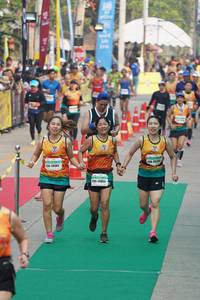BIB: 28382, 26853
                            <button type="button" onclick="openModal(7713867)" class="btn btn-primary btn-sm float-right btn-popup" data-toggle="modal" data-target=".modal-high-quality">
                        <i class="fas fa-shopping-cart"></i> Add to Cart
                    </button>
                                            <button type="button" onclick="isThisMe(7713867, true)" class="btn btn-success btn-sm float-right btn-popup btn-isme hidden" data-toggle="tooltip" data-placement="bottom" title="นี่คือรูปของคุณใช่ไหม คลิกที่นี่เพื่อเอาเข้าอัลบั้ม">
                        <i class="fas fa-plus"></i> Add to album
                    </button>
                    <button type="button" onclick="isThisMe(7713867, false)" class="btn btn-warning btn-sm float-right btn-popup btn-isnotme hidden">
                        <i class="fas fa-ban"></i> Remove from album
                    </button>