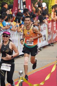 BIB: 42389, 47485
                            <button type="button" onclick="openModal(7720943)" class="btn btn-primary btn-sm float-right btn-popup" data-toggle="modal" data-target=".modal-high-quality">
                        <i class="fas fa-shopping-cart"></i> Add to Cart
                    </button>
                                            <button type="button" onclick="isThisMe(7720943, true)" class="btn btn-success btn-sm float-right btn-popup btn-isme hidden" data-toggle="tooltip" data-placement="bottom" title="นี่คือรูปของคุณใช่ไหม คลิกที่นี่เพื่อเอาเข้าอัลบั้ม">
                        <i class="fas fa-plus"></i> Add to album
                    </button>
                    <button type="button" onclick="isThisMe(7720943, false)" class="btn btn-warning btn-sm float-right btn-popup btn-isnotme hidden">
                        <i class="fas fa-ban"></i> Remove from album
                    </button>