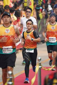 BIB: 46092, 47845
                            <button type="button" onclick="openModal(7746643)" class="btn btn-primary btn-sm float-right btn-popup" data-toggle="modal" data-target=".modal-high-quality">
                        <i class="fas fa-shopping-cart"></i> Add to Cart
                    </button>
                                            <button type="button" onclick="isThisMe(7746643, true)" class="btn btn-success btn-sm float-right btn-popup btn-isme hidden" data-toggle="tooltip" data-placement="bottom" title="นี่คือรูปของคุณใช่ไหม คลิกที่นี่เพื่อเอาเข้าอัลบั้ม">
                        <i class="fas fa-plus"></i> Add to album
                    </button>
                    <button type="button" onclick="isThisMe(7746643, false)" class="btn btn-warning btn-sm float-right btn-popup btn-isnotme hidden">
                        <i class="fas fa-ban"></i> Remove from album
                    </button>