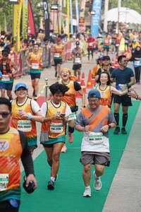 BIB: 28093, 2104, 28023
                            <button type="button" onclick="openModal(7724299)" class="btn btn-primary btn-sm float-right btn-popup" data-toggle="modal" data-target=".modal-high-quality">
                        <i class="fas fa-shopping-cart"></i> Add to Cart
                    </button>
                                            <button type="button" onclick="isThisMe(7724299, true)" class="btn btn-success btn-sm float-right btn-popup btn-isme hidden" data-toggle="tooltip" data-placement="bottom" title="นี่คือรูปของคุณใช่ไหม คลิกที่นี่เพื่อเอาเข้าอัลบั้ม">
                        <i class="fas fa-plus"></i> Add to album
                    </button>
                    <button type="button" onclick="isThisMe(7724299, false)" class="btn btn-warning btn-sm float-right btn-popup btn-isnotme hidden">
                        <i class="fas fa-ban"></i> Remove from album
                    </button>