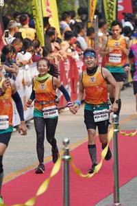 BIB: 45083, 5612, 4527
                            <button type="button" onclick="openModal(7763978)" class="btn btn-primary btn-sm float-right btn-popup" data-toggle="modal" data-target=".modal-high-quality">
                        <i class="fas fa-shopping-cart"></i> Add to Cart
                    </button>
                                            <button type="button" onclick="isThisMe(7763978, true)" class="btn btn-success btn-sm float-right btn-popup btn-isme hidden" data-toggle="tooltip" data-placement="bottom" title="นี่คือรูปของคุณใช่ไหม คลิกที่นี่เพื่อเอาเข้าอัลบั้ม">
                        <i class="fas fa-plus"></i> Add to album
                    </button>
                    <button type="button" onclick="isThisMe(7763978, false)" class="btn btn-warning btn-sm float-right btn-popup btn-isnotme hidden">
                        <i class="fas fa-ban"></i> Remove from album
                    </button>