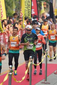 BIB: 410, 45162, 47996
                            <button type="button" onclick="openModal(7712991)" class="btn btn-primary btn-sm float-right btn-popup" data-toggle="modal" data-target=".modal-high-quality">
                        <i class="fas fa-shopping-cart"></i> Add to Cart
                    </button>
                                            <button type="button" onclick="isThisMe(7712991, true)" class="btn btn-success btn-sm float-right btn-popup btn-isme hidden" data-toggle="tooltip" data-placement="bottom" title="นี่คือรูปของคุณใช่ไหม คลิกที่นี่เพื่อเอาเข้าอัลบั้ม">
                        <i class="fas fa-plus"></i> Add to album
                    </button>
                    <button type="button" onclick="isThisMe(7712991, false)" class="btn btn-warning btn-sm float-right btn-popup btn-isnotme hidden">
                        <i class="fas fa-ban"></i> Remove from album
                    </button>