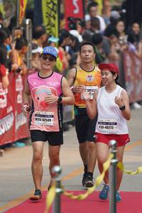 BIB: 42549, 40273
                            <button type="button" onclick="openModal(7752801)" class="btn btn-primary btn-sm float-right btn-popup" data-toggle="modal" data-target=".modal-high-quality">
                        <i class="fas fa-shopping-cart"></i> Add to Cart
                    </button>
                                            <button type="button" onclick="isThisMe(7752801, true)" class="btn btn-success btn-sm float-right btn-popup btn-isme hidden" data-toggle="tooltip" data-placement="bottom" title="นี่คือรูปของคุณใช่ไหม คลิกที่นี่เพื่อเอาเข้าอัลบั้ม">
                        <i class="fas fa-plus"></i> Add to album
                    </button>
                    <button type="button" onclick="isThisMe(7752801, false)" class="btn btn-warning btn-sm float-right btn-popup btn-isnotme hidden">
                        <i class="fas fa-ban"></i> Remove from album
                    </button>