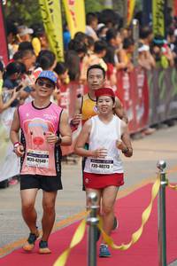 BIB: 42549, 40273
                            <button type="button" onclick="openModal(7753411)" class="btn btn-primary btn-sm float-right btn-popup" data-toggle="modal" data-target=".modal-high-quality">
                        <i class="fas fa-shopping-cart"></i> Add to Cart
                    </button>
                                            <button type="button" onclick="isThisMe(7753411, true)" class="btn btn-success btn-sm float-right btn-popup btn-isme hidden" data-toggle="tooltip" data-placement="bottom" title="นี่คือรูปของคุณใช่ไหม คลิกที่นี่เพื่อเอาเข้าอัลบั้ม">
                        <i class="fas fa-plus"></i> Add to album
                    </button>
                    <button type="button" onclick="isThisMe(7753411, false)" class="btn btn-warning btn-sm float-right btn-popup btn-isnotme hidden">
                        <i class="fas fa-ban"></i> Remove from album
                    </button>