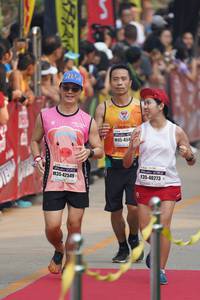 BIB: 454, 40273, 42549
                            <button type="button" onclick="openModal(7752816)" class="btn btn-primary btn-sm float-right btn-popup" data-toggle="modal" data-target=".modal-high-quality">
                        <i class="fas fa-shopping-cart"></i> Add to Cart
                    </button>
                                            <button type="button" onclick="isThisMe(7752816, true)" class="btn btn-success btn-sm float-right btn-popup btn-isme hidden" data-toggle="tooltip" data-placement="bottom" title="นี่คือรูปของคุณใช่ไหม คลิกที่นี่เพื่อเอาเข้าอัลบั้ม">
                        <i class="fas fa-plus"></i> Add to album
                    </button>
                    <button type="button" onclick="isThisMe(7752816, false)" class="btn btn-warning btn-sm float-right btn-popup btn-isnotme hidden">
                        <i class="fas fa-ban"></i> Remove from album
                    </button>