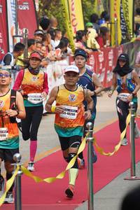 BIB: 40248, 48208, 1096
                            <button type="button" onclick="openModal(7809837)" class="btn btn-primary btn-sm float-right btn-popup" data-toggle="modal" data-target=".modal-high-quality">
                        <i class="fas fa-shopping-cart"></i> Add to Cart
                    </button>
                                            <button type="button" onclick="isThisMe(7809837, true)" class="btn btn-success btn-sm float-right btn-popup btn-isme hidden" data-toggle="tooltip" data-placement="bottom" title="นี่คือรูปของคุณใช่ไหม คลิกที่นี่เพื่อเอาเข้าอัลบั้ม">
                        <i class="fas fa-plus"></i> Add to album
                    </button>
                    <button type="button" onclick="isThisMe(7809837, false)" class="btn btn-warning btn-sm float-right btn-popup btn-isnotme hidden">
                        <i class="fas fa-ban"></i> Remove from album
                    </button>