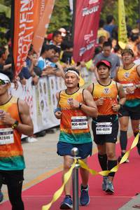 BIB: 46394, 42846, 45379
                            <button type="button" onclick="openModal(7777991)" class="btn btn-primary btn-sm float-right btn-popup" data-toggle="modal" data-target=".modal-high-quality">
                        <i class="fas fa-shopping-cart"></i> Add to Cart
                    </button>
                                            <button type="button" onclick="isThisMe(7777991, true)" class="btn btn-success btn-sm float-right btn-popup btn-isme hidden" data-toggle="tooltip" data-placement="bottom" title="นี่คือรูปของคุณใช่ไหม คลิกที่นี่เพื่อเอาเข้าอัลบั้ม">
                        <i class="fas fa-plus"></i> Add to album
                    </button>
                    <button type="button" onclick="isThisMe(7777991, false)" class="btn btn-warning btn-sm float-right btn-popup btn-isnotme hidden">
                        <i class="fas fa-ban"></i> Remove from album
                    </button>