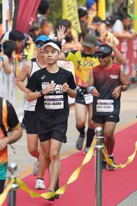 BIB: 201, 46086, 41984
                            <button type="button" onclick="openModal(7784871)" class="btn btn-primary btn-sm float-right btn-popup" data-toggle="modal" data-target=".modal-high-quality">
                        <i class="fas fa-shopping-cart"></i> Add to Cart
                    </button>
                                            <button type="button" onclick="isThisMe(7784871, true)" class="btn btn-success btn-sm float-right btn-popup btn-isme hidden" data-toggle="tooltip" data-placement="bottom" title="นี่คือรูปของคุณใช่ไหม คลิกที่นี่เพื่อเอาเข้าอัลบั้ม">
                        <i class="fas fa-plus"></i> Add to album
                    </button>
                    <button type="button" onclick="isThisMe(7784871, false)" class="btn btn-warning btn-sm float-right btn-popup btn-isnotme hidden">
                        <i class="fas fa-ban"></i> Remove from album
                    </button>