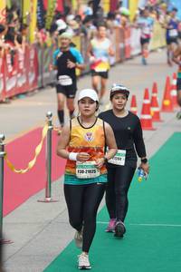 BIB: 1204, 21025
                            <button type="button" onclick="openModal(7715368)" class="btn btn-primary btn-sm float-right btn-popup" data-toggle="modal" data-target=".modal-high-quality">
                        <i class="fas fa-shopping-cart"></i> Add to Cart
                    </button>
                                            <button type="button" onclick="isThisMe(7715368, true)" class="btn btn-success btn-sm float-right btn-popup btn-isme hidden" data-toggle="tooltip" data-placement="bottom" title="นี่คือรูปของคุณใช่ไหม คลิกที่นี่เพื่อเอาเข้าอัลบั้ม">
                        <i class="fas fa-plus"></i> Add to album
                    </button>
                    <button type="button" onclick="isThisMe(7715368, false)" class="btn btn-warning btn-sm float-right btn-popup btn-isnotme hidden">
                        <i class="fas fa-ban"></i> Remove from album
                    </button>