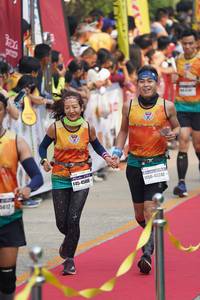 BIB: 45088, 45247, 5612
                            <button type="button" onclick="openModal(7764145)" class="btn btn-primary btn-sm float-right btn-popup" data-toggle="modal" data-target=".modal-high-quality">
                        <i class="fas fa-shopping-cart"></i> Add to Cart
                    </button>
                                            <button type="button" onclick="isThisMe(7764145, true)" class="btn btn-success btn-sm float-right btn-popup btn-isme hidden" data-toggle="tooltip" data-placement="bottom" title="นี่คือรูปของคุณใช่ไหม คลิกที่นี่เพื่อเอาเข้าอัลบั้ม">
                        <i class="fas fa-plus"></i> Add to album
                    </button>
                    <button type="button" onclick="isThisMe(7764145, false)" class="btn btn-warning btn-sm float-right btn-popup btn-isnotme hidden">
                        <i class="fas fa-ban"></i> Remove from album
                    </button>